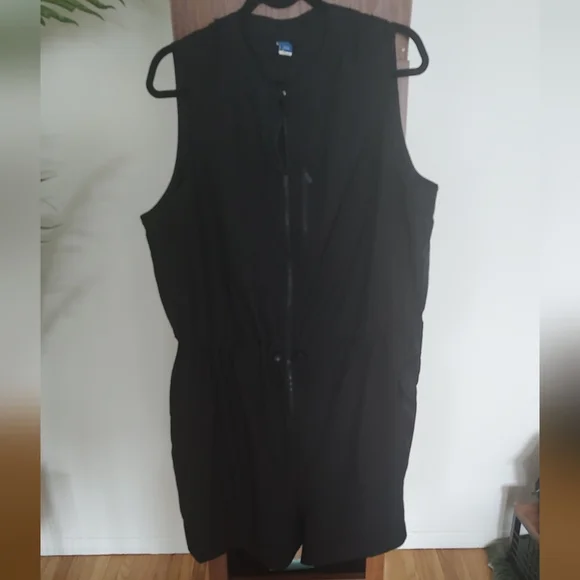 EUC Black Stretchtech Sleeveless Zip-Front Romper - Old Navy 2X - Picture 7 of 9